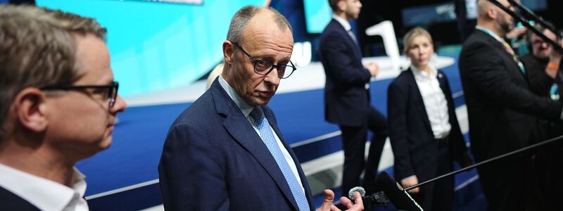 Kanzler und CDU-Chef Friedrich Merz will die Delegierten beim Parteitag in Stuttgart von seinem Reformkurs überzeugen. - Foto: Kay Nietfeld/dpa