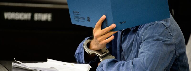 In Deutschland wurden sowohl Deutsche als auch Staatsangehörige anderer Nationen, die sich einst der IS-Terrormiliz angeschlossen hatten, wegen Kriegsverbrechen verurteilt. (Archivbild) - Foto: picture alliance / Sina Schuldt/dpa