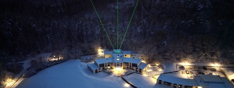 Am Leibniz-Institut für Atmosphärenphysik messen drei grüne Laser Wind und Temperaturen in der Stratosphäre und Mesosphäre. - Foto: Gerd Baumgarten/Nature/dpa