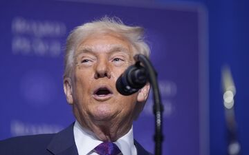 «Sie dürfen keine Atomwaffe haben», sagt US-Präsident Trump über den Iran. - Foto: Mark Schiefelbein/AP/dpa