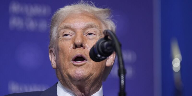 «Sie dürfen keine Atomwaffe haben», sagt US-Präsident Trump über den Iran. - Foto: Mark Schiefelbein/AP/dpa