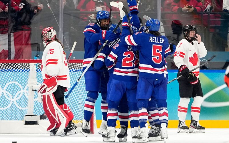 Das US-Team darf jubeln. - Foto: Hassan Ammar/AP/dpa