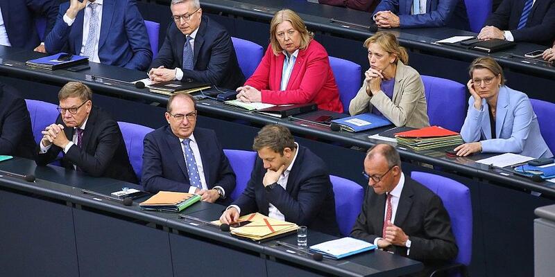 Wichtige Teile der Bundesregierung mit dem Bundeskanzler (Archiv) - Foto: via dts Nachrichtenagentur