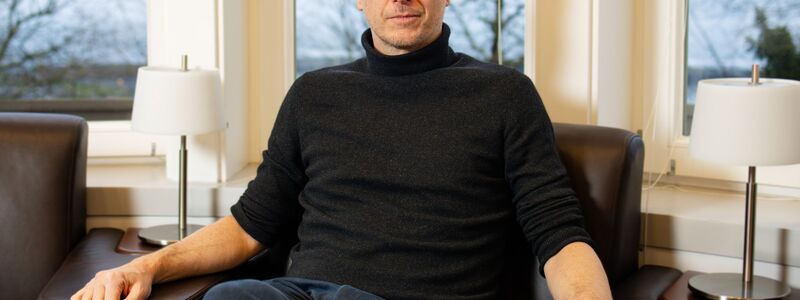 Schularick verknüpft in seiner Forschung Makroökonomie mit Wirtschaftsgeschichte und ist dafür 2022 mit dem Leibniz-Preis ausgezeichnet worden. (Archivbild)  - Foto: Frank Molter/dpa