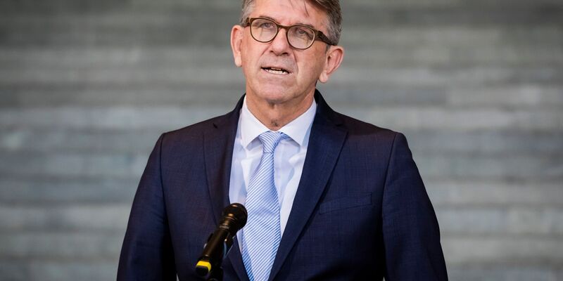 Kulturstaatsminister Weimer betont: «Journalistische Arbeit ist keine Straftat». (Archivbild) - Foto: Christoph Soeder/dpa