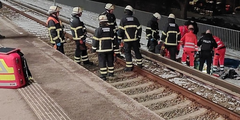 BPOL-HH: Personenunfall- Gleissturz mit Rollator in Hamburger S-Bahnstation- Bundespolizei warnt wiederholt vor Lebensgefahr im Bahnbereich- - Foto: presseportal.de