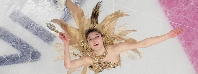 Alysa Liu verzückte das Publikum. - Foto: Christophe Ena/AP/dpa