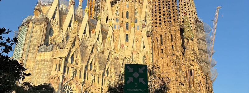 Die Sagrada Familia ist bereits seit Oktober höher als das Ulmer Münster und damit die höchste Kirche der Welt. - Foto: Jan-Uwe Ronneburger/dpa