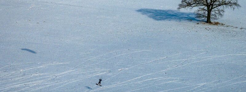 Auch im Norden Deutschlands zeigten sich weiter dicke Schneedecken. - Foto: Jens Büttner/dpa