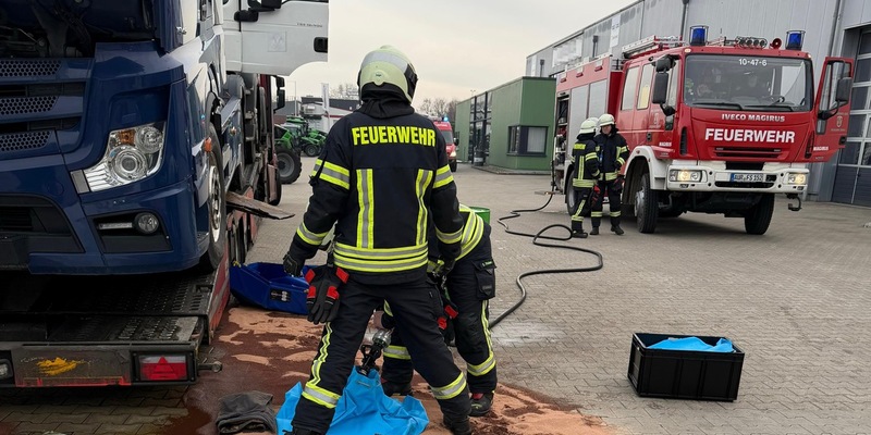 FW-AUR: Dieselkraftstoff bedroht naheliegende Gewässer - Foto: presseportal.de