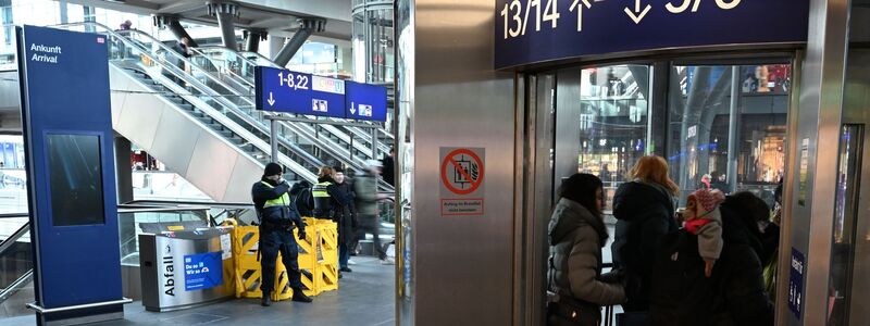 Die Aufzüge im Hauptbahnhof brauchen oft sehr lang. (Archivbild) - Foto: Markus Lenhardt/dpa