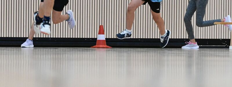 Ein KI-Tool könnte vielleicht bald die Benotung im Sportunterricht verändern. (Symbolbild) - Foto: Bernd Weißbrod/dpa