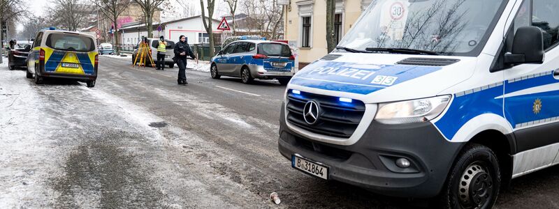 Polizeieinsatz Ende Januar 2025 in Berlin-Weißensee, nachdem Schüsse auf einen Mann abgefeuert wurden. - Foto: Fabian Sommer/dpa