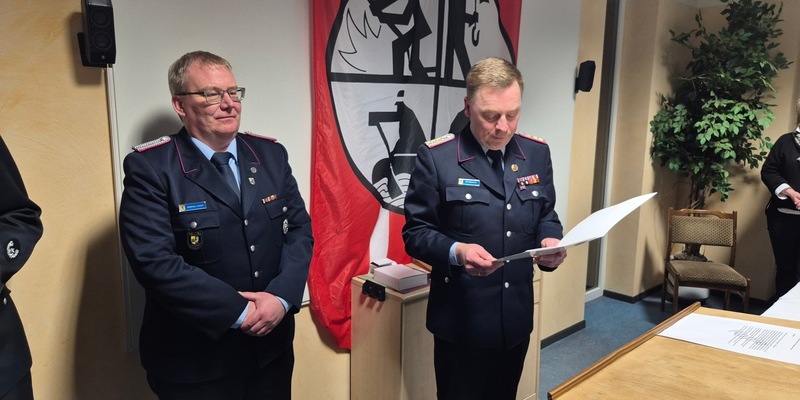 FW Südheide: Jahreshauptversammlung der Feuerwehr Beckedorf Matthias Lückert mit der Ehrennadel des LFV-Niedersachen in Bronze ausgezeichnet - Foto: presseportal.de