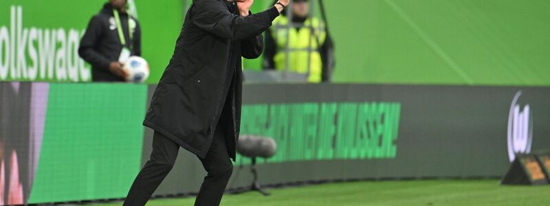 Es wird immer dramatischer für VfL Wolfsburgs Cheftrainer Daniel Bauer.  - Foto: Swen Pförtner/dpa