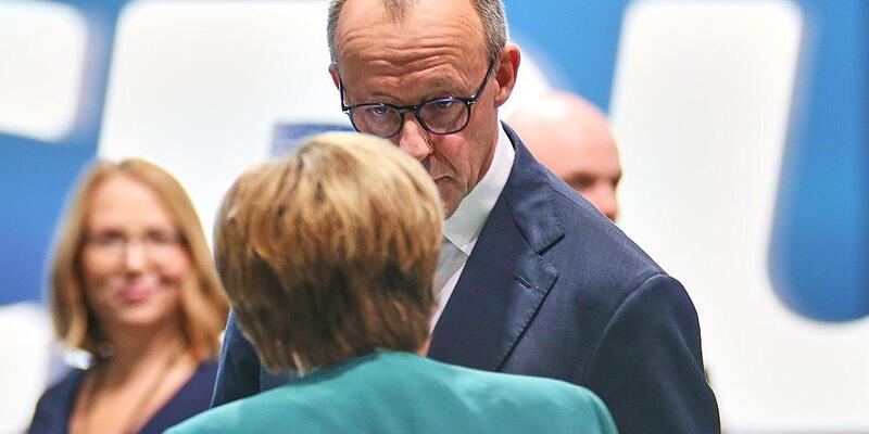 Angela Merkel und Friedrich Merz am 20.02.2026 - Foto: via dts Nachrichtenagentur
