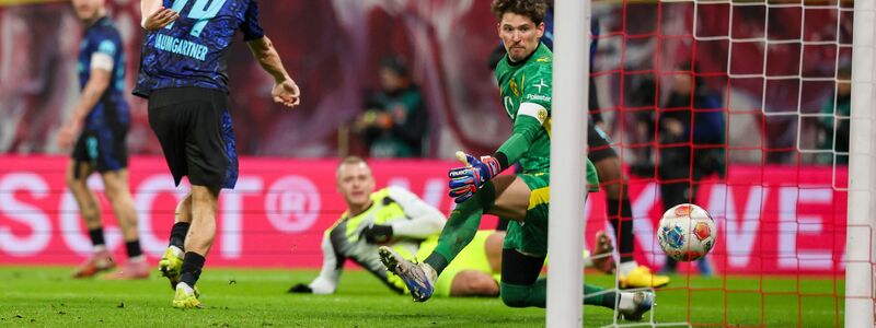 Christoph Baumgartner schiebt unbedrängt zum 1:0 ein. - Foto: Jan Woitas/dpa