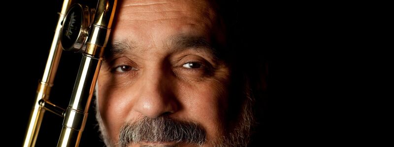 Colón galt als Mitbegründer eines Musikstils mit starkem kubanischen und puerto-ricanischen Einfluss, für den sich der Begriff Salsa (Soße) erst in den Anfangsjahren seiner Karriere langsam durchsetzte. - Foto: Gregory Bull/AP/dpa