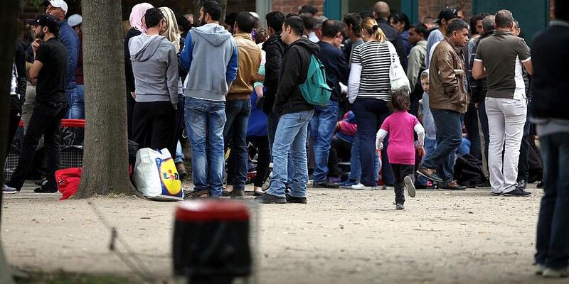 Flüchtlinge an einer Aufnahmestelle (Archiv) - Foto: via dts Nachrichtenagentur