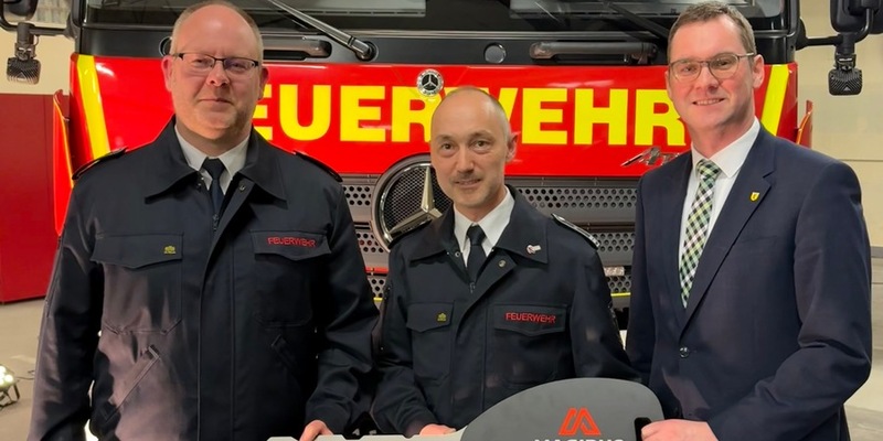FW Lage: Feierliche Übergabe des neuen HLF20 an die Einheit Lage - Moderner Ersatz für 28 Jahre altes Einsatzfahrzeug - Foto: presseportal.de