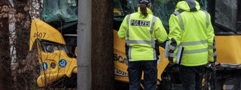 Insgesamt wurden zwölf Menschen verletzt. - Foto: Carsten Koall/dpa