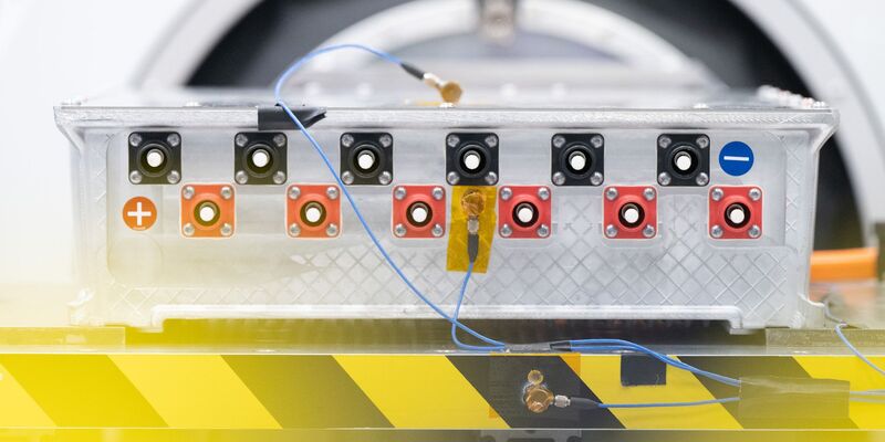 Exportrekord in schwierigem Umfeld: Positive Jahresbilanz der deutschen Elektro- und Digitalindustrie. (Symbolbild) - Foto: Sebastian Gollnow/dpa