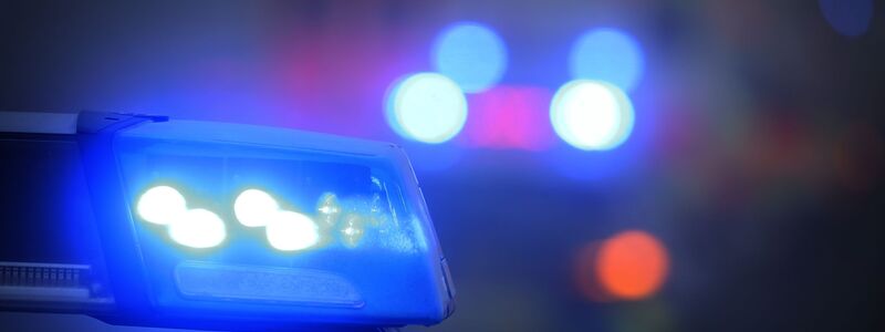 Polizisten fanden die vier Leichen am Freitagabend. (Symbolbild) - Foto: Karl-Josef Hildenbrand/dpa