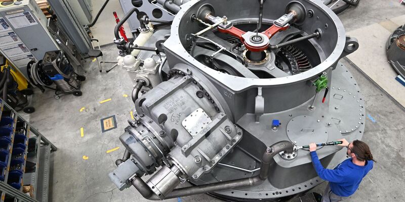 Die Unternehmen sind zufriedener mit ihren aktuellen Geschäften. (Archivbild) - Foto: Bernd Weißbrod/dpa