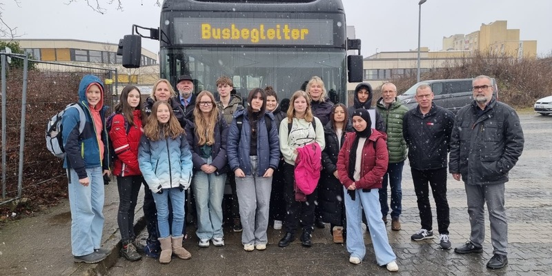 POL-WOB: Schülerinnen und Schüler zu Schulbusbegleitern ausgebildet - Foto: presseportal.de