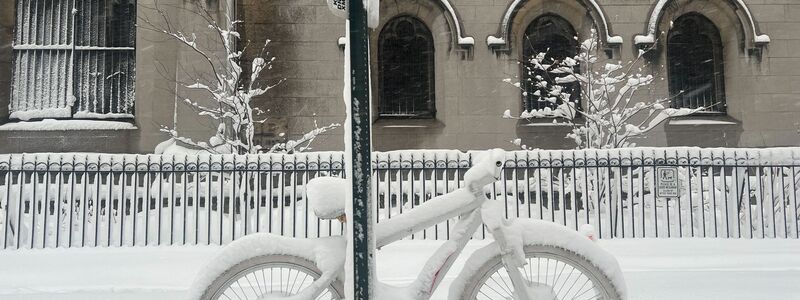 Im New York wurden zum Teil über 38 Zentimeter Neuschnee gemessen. - Foto: Christina Horsten/dpa