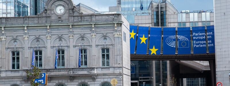 Die EU und die USA hatten sich vergangenes Jahr auf ein Zollabkommen geeinigt. (Archivbild) - Foto: Alicia Windzio/dpa