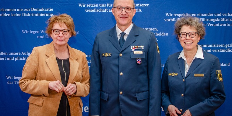 THW HB-NDS: Stabwechsel im Norden: Jörg Eger als neuer THW-Landesbeauftragter für Bremen und Niedersachsen eingeführt - Foto: presseportal.de