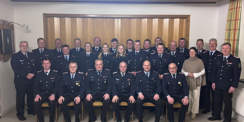 FFW Bergen: Ortsfeuerwehr Offen wählt neue Ortsbrandmeister - Zahlreiche Ehrungen für verdiente Feuerwehrkameraden - Foto: presseportal.de