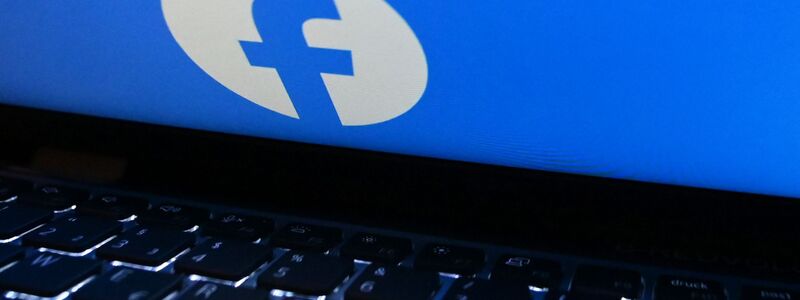 Mit der Freunde-finden-Funktion können registrierte Facebook-Nutzer die auf ihren Endgeräten verfügbaren Kontaktdaten auf einen Server hochladen. - Foto: Anna Ross/dpa