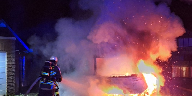 FW Bocholt: Fahrzeugbrand - Foto: presseportal.de