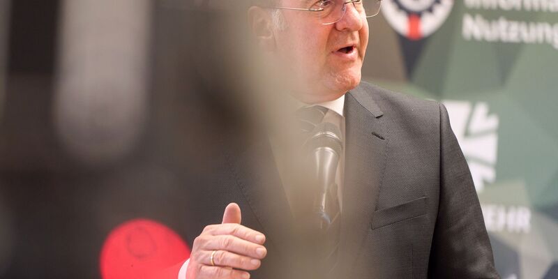 Sieht Trumps Rolle kritisch: Verteidigungsminister Pistorius  - Foto: Thomas Frey/dpa