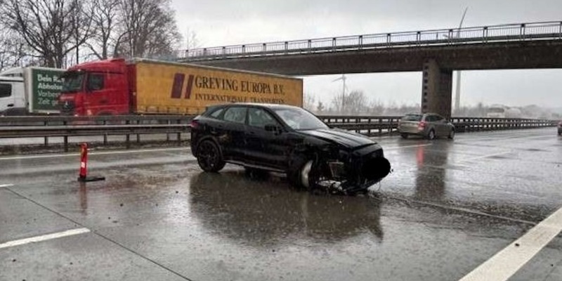 POL-ROW: ++ Glätteunfall mit zwei Leichtverletzten ++ Unfall beim Überholen - Zeugen gesucht ++ Mehrere Betrugsanrufe durch falsche Polizeibeamte ++ - Foto: presseportal.de