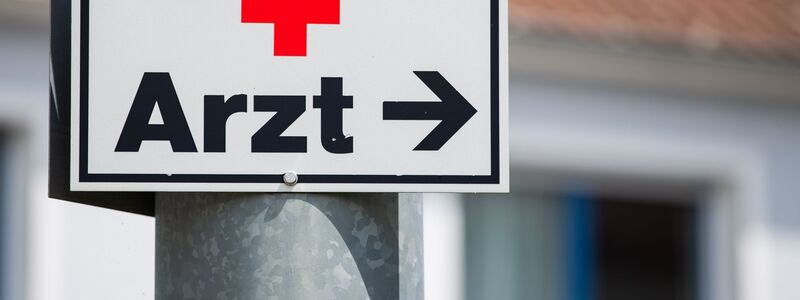 Ein Drittel der Mediziner ist über 55 Jahre alt, ihre Stellen werden bald frei. (Symbolbild) - Foto: Tom Weller/dpa