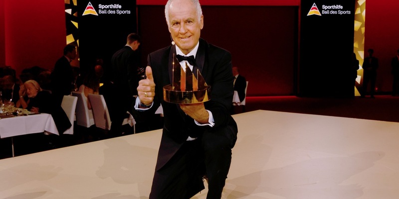 Fast mehr wert als mein Olympiasieg: Fritz Fischer erhält Goldene Sportpyramide - Preisgeld unterstützt Biathlon-Nachwuchs - Foto: presseportal.de