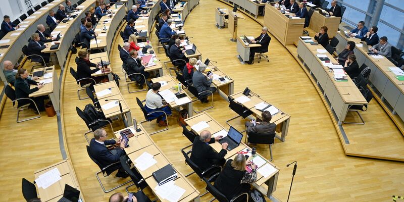 Überkreuz-Beschäftigungen sollen in Sachsen-Anhalt ausgeschlossen werden. (Archivbild) - Foto: Klaus-Dietmar Gabbert/dpa