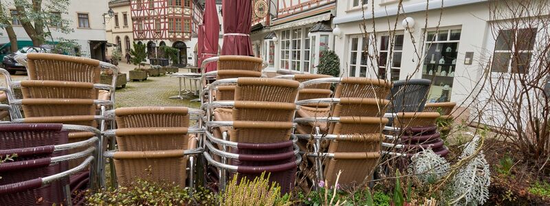 Laut DWD klingen die letzten Niederschläge im Süden ab. - Foto: Sascha Ditscher/dpa