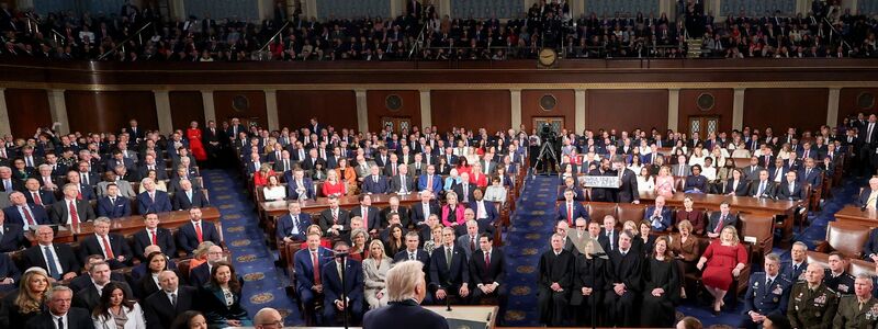 Fast zwei Stunden lang redete Trump vor dem Kongress. - Foto: Jessica Koscielniak/Pool Reuters/AP/dpa
