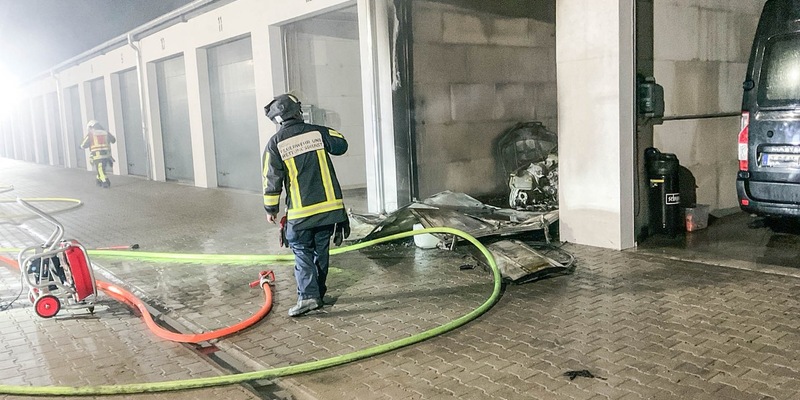 FW-BO: Garagenbrand in Bochum-Linden - Zwei Verletzte - Foto: presseportal.de