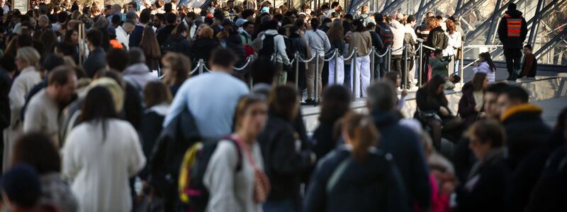 Kann der Direktorenwechsel die vielen Probleme des weltweit größten Museums lösen?  - Foto: Thomas Padilla/AP/dpa