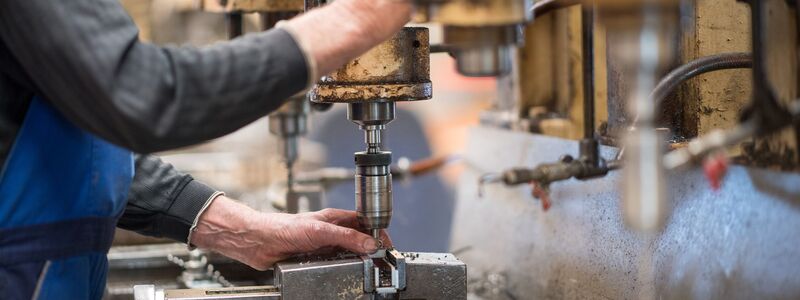 China ist zum harten Konkurrenten für Deutschland geworden, auch bei Maschinen (Archivbild) - Foto: Monika Skolimowska/dpa-Zentralbild/dpa