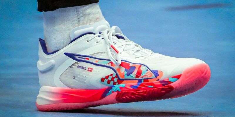 Der Sportartikelhersteller Puma ist tief in die Verlustzonge gerutscht (Archivbild). - Foto: Sina Schuldt/dpa