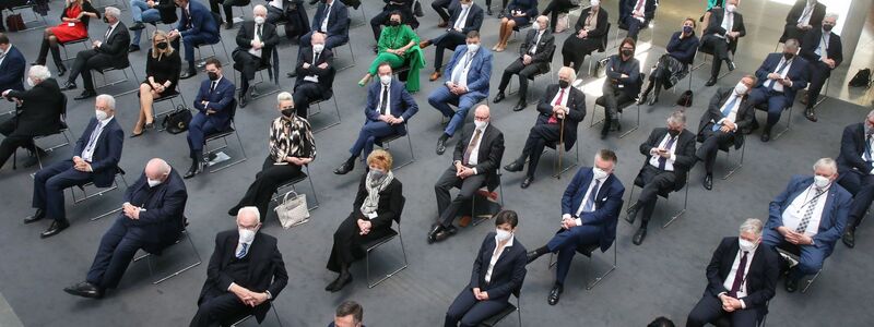 Im Jahr 2022 wählt die Bundesversammlung unter Corona-Bedingungen Bundespräsident Frank-Walter Steinmeier für eine zweite Amtszeit  - Foto: Wolfgang Kumm/dpa-Zentralbild/dpa