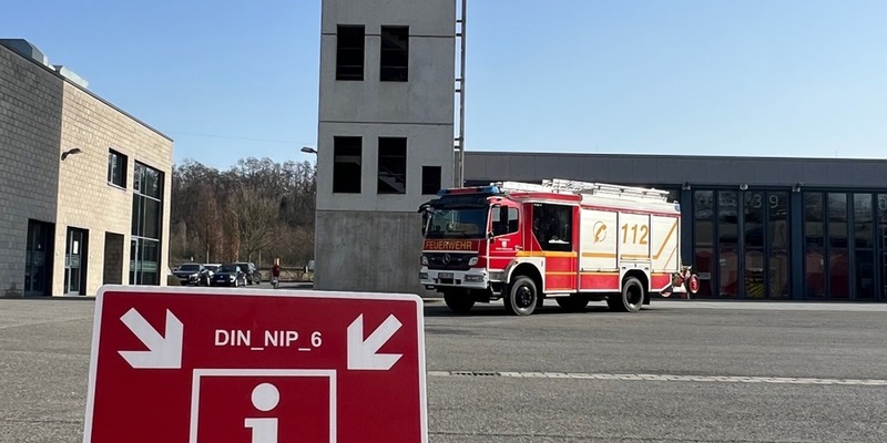 FW Dinslaken: Evaluierung der Notfallinformationspunkte der Stadt Dinslaken - Foto: presseportal.de