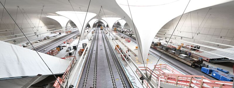 Bis hier die ersten Züge abfahren, dürfte es noch etwas dauern. (Archivbild) - Foto: Bernd Weißbrod/dpa