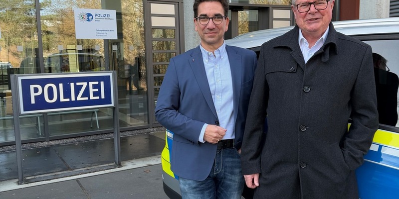 POL-BN: Bonner Polizei übergibt Stadt Bonn zwei ehemalige Einsatzfahrzeuge zur Unterstützung der humanitären Hilfe im Rahmen der Solidaritätspartnerschaft mit der ukrainischen Stadt Cherson - Foto: presseportal.de